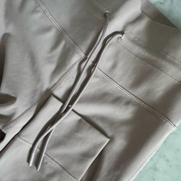 Vuori Daily Legging - Picture 4 of 9